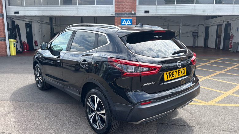 Nissan Qashqai 1.2 DiG-T N-Connecta 5dr Petrol Hatchback